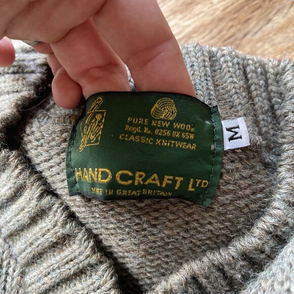 Vtg HANDCRAFT LTD Sweater Knitwear Thick 100% Pure Wool V-neck Chunky Medium - Picture 10 of 10